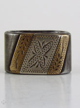 Load image into Gallery viewer, Marion Turner Horn Knot
