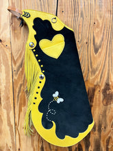 Load image into Gallery viewer, Honey Bee Texas Bells
